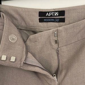 APT.9  slacks size 4 Modern Fit.